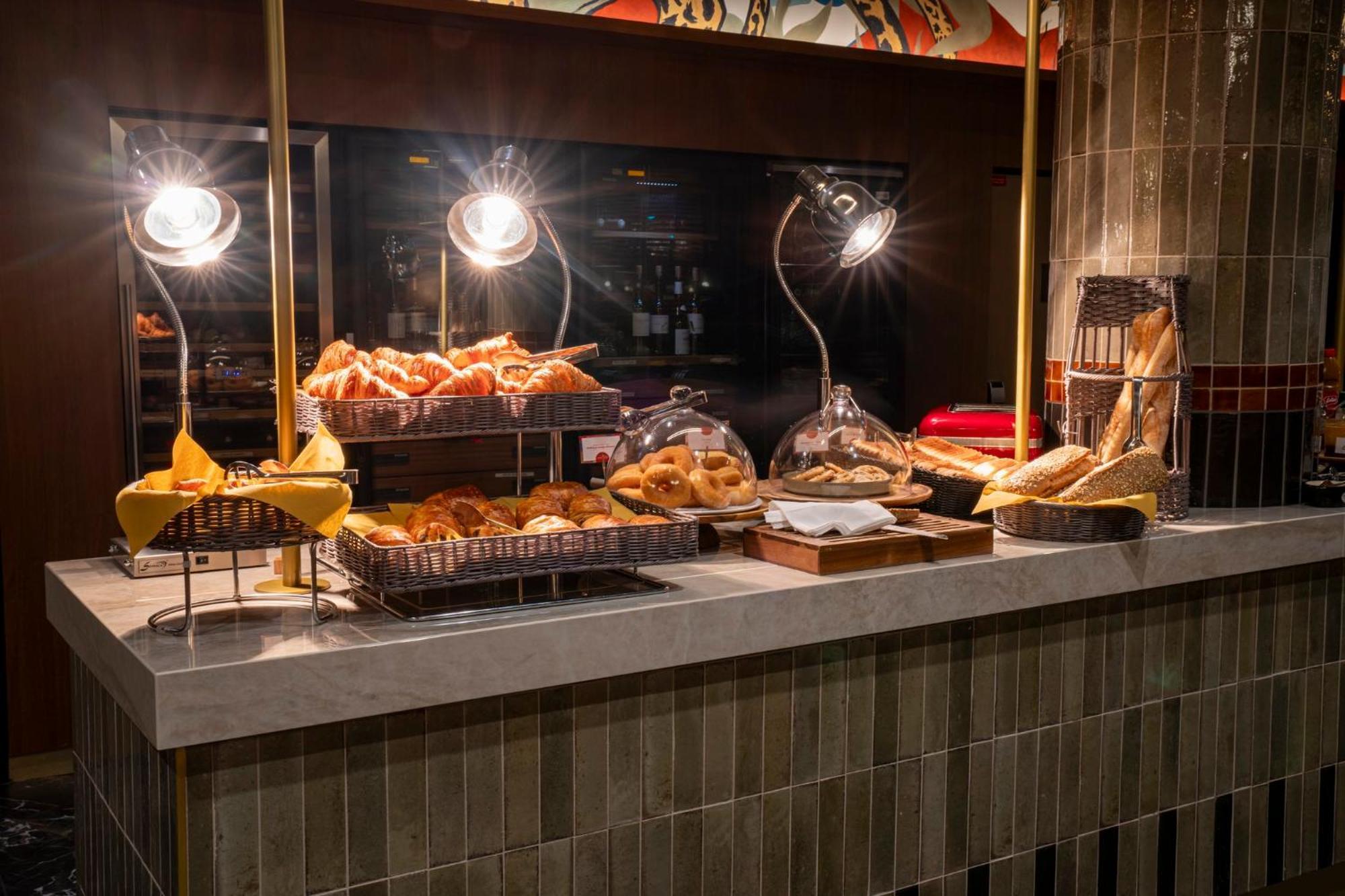 Voco Paris - Porte De Clichy By Ihg Экстерьер фото